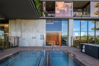 Cold plunge & hot tub